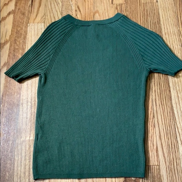 tight green tee shirt - Picture 2 of 3